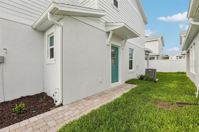 2704 MEADOW CREST DRIVE, St Cloud, FL 34773