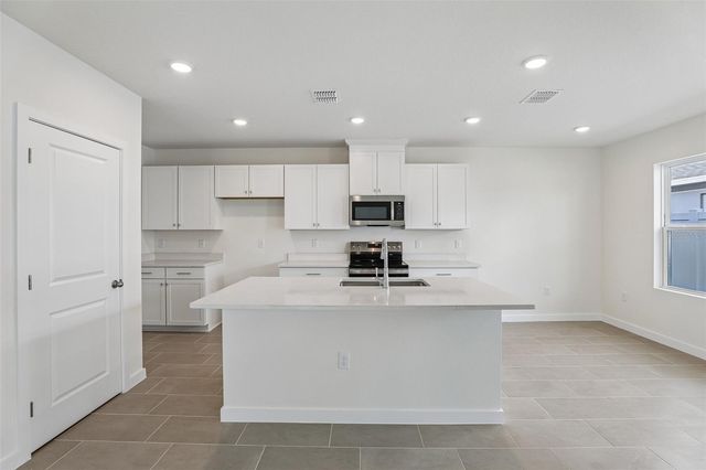2704 MEADOW CREST DRIVE, St Cloud, FL 34773