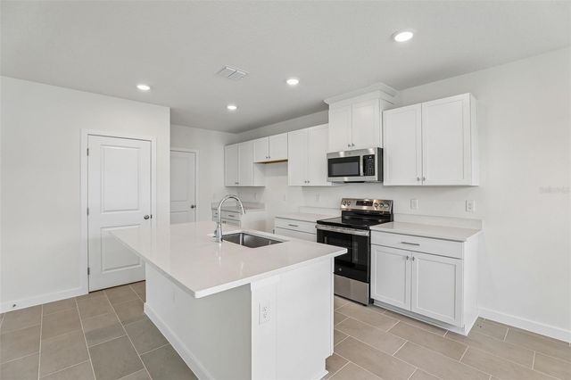 2704 MEADOW CREST DRIVE, St Cloud, FL 34773
