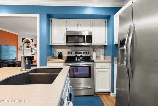 252 MOSER RD, Louisville, KY 40223