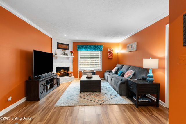 252 MOSER RD, Louisville, KY 40223