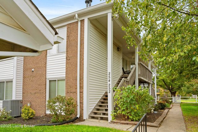 252 MOSER RD, Louisville, KY 40223