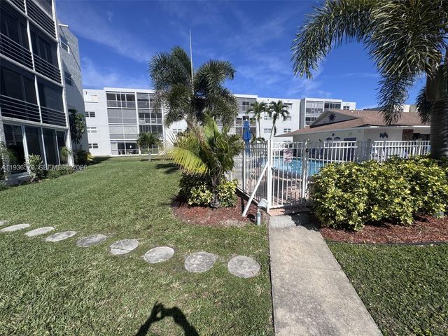1025 SE 3rd Ave 102, Dania Beach, FL 33004