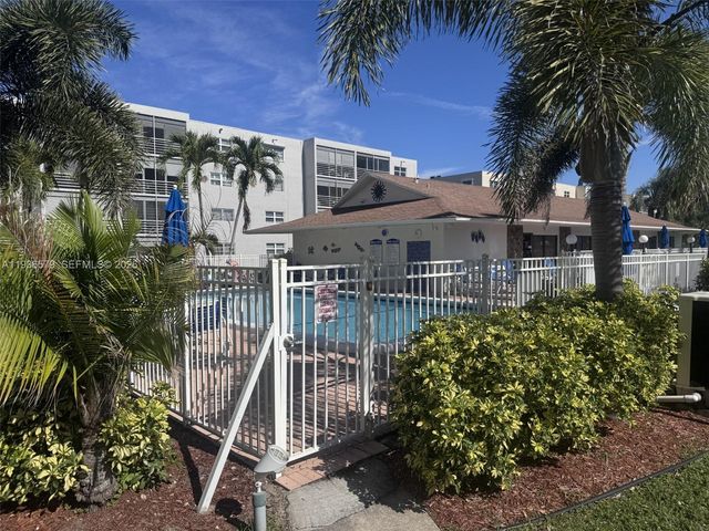 1025 SE 3rd Ave 102, Dania Beach, FL 33004