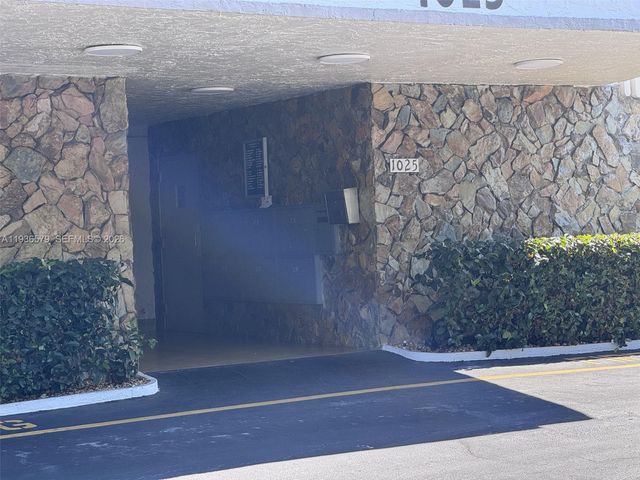 1025 SE 3rd Ave 102, Dania Beach, FL 33004