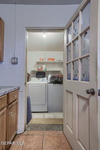 7233 STILES, El Paso, TX 79915