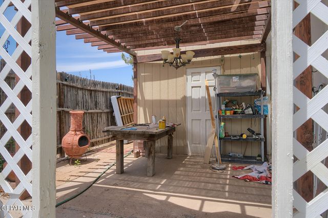 7233 STILES, El Paso, TX 79915