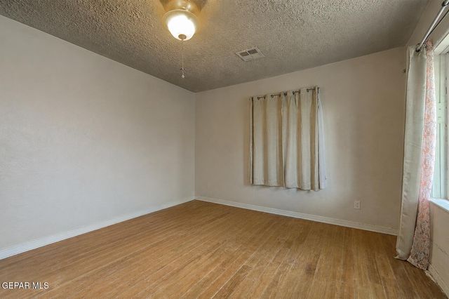 7233 STILES, El Paso, TX 79915