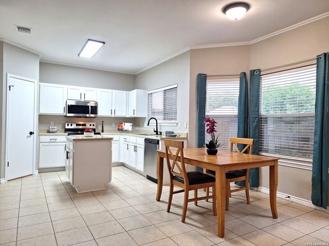 210 ROSEGATE DR, Cibolo, TX 78108
