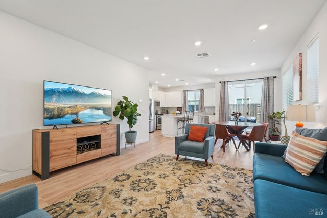 3042 Vasquez Ct, Vacaville, CA 95688