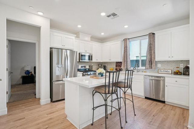 3042 Vasquez Ct, Vacaville, CA 95688