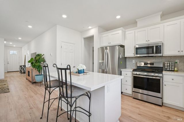 3042 Vasquez Ct, Vacaville, CA 95688