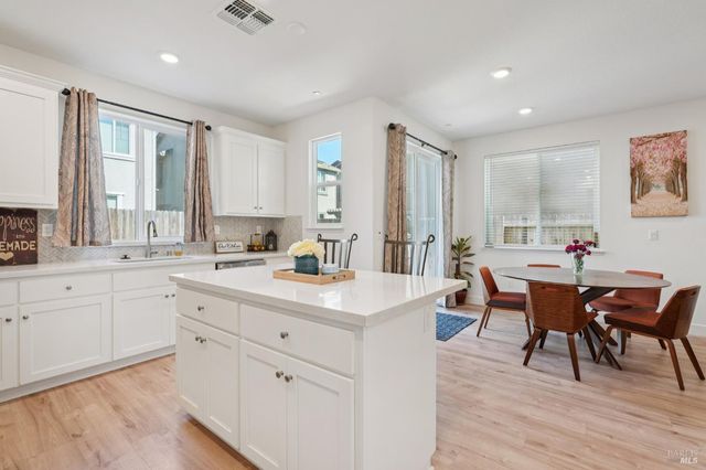 3042 Vasquez Ct, Vacaville, CA 95688