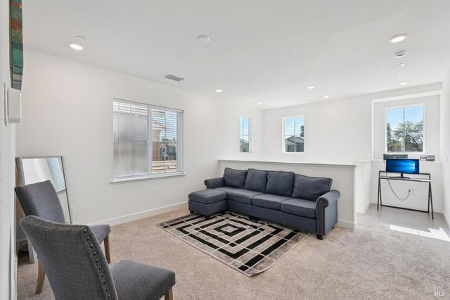 3042 Vasquez Ct, Vacaville, CA 95688