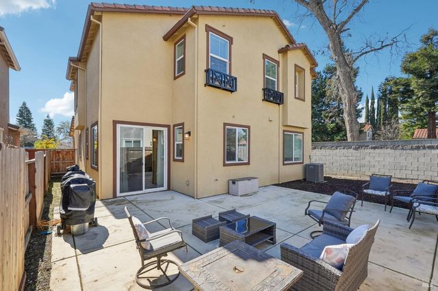 3042 Vasquez Ct, Vacaville, CA 95688