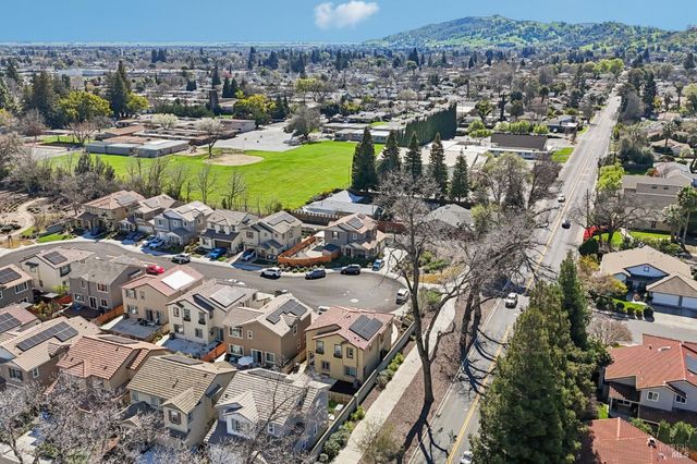 3042 Vasquez Ct, Vacaville, CA 95688