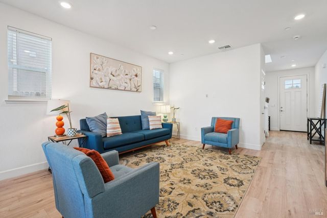 3042 Vasquez Ct, Vacaville, CA 95688