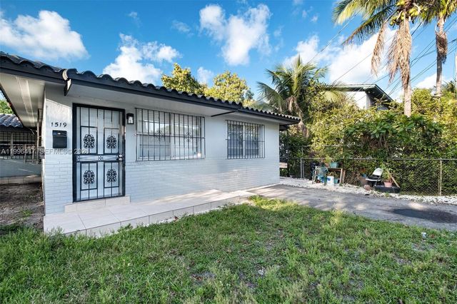 1519 NW 40th St, Miami, FL 33142