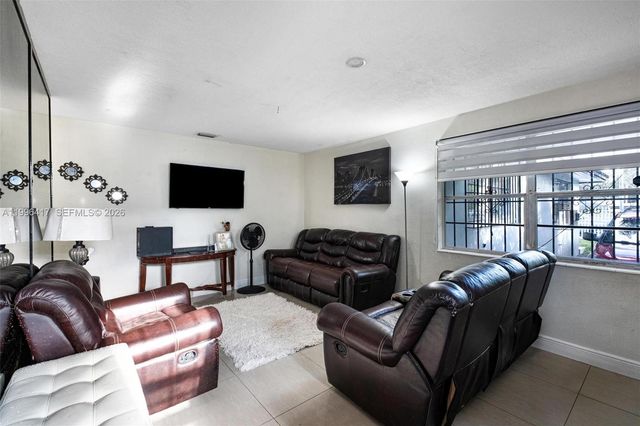 1519 NW 40th St, Miami, FL 33142