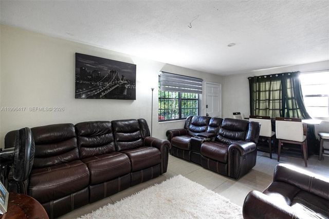 1519 NW 40th St, Miami, FL 33142