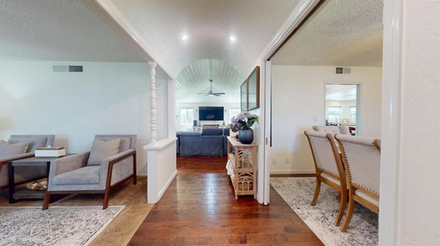 8099 E Nees Avenue, Clovis, CA 93619