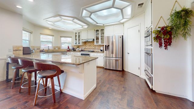 8099 E Nees Avenue, Clovis, CA 93619