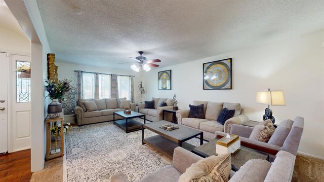 8099 E Nees Avenue, Clovis, CA 93619