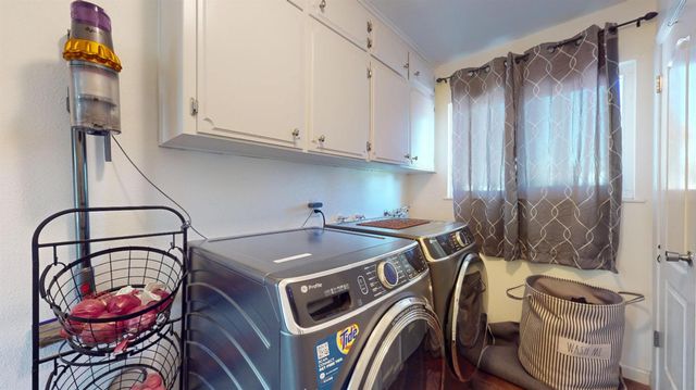 8099 E Nees Avenue, Clovis, CA 93619