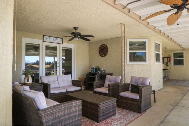 8099 E Nees Avenue, Clovis, CA 93619