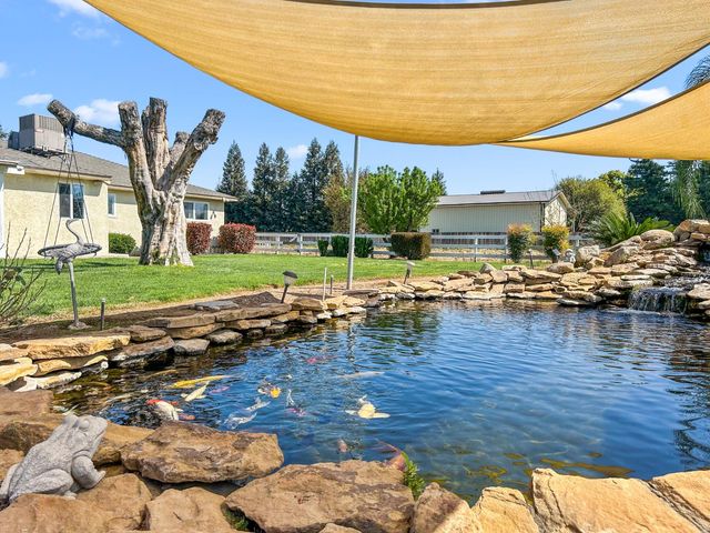 8099 E Nees Avenue, Clovis, CA 93619