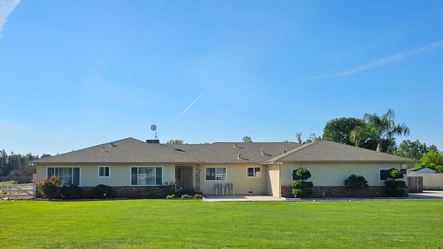 8099 E Nees Avenue, Clovis, CA 93619