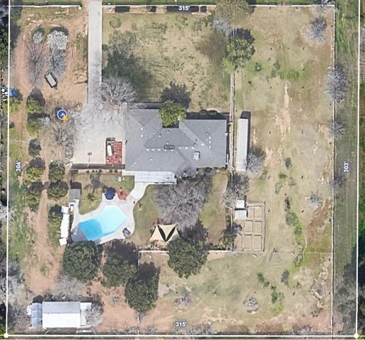 8099 E Nees Avenue, Clovis, CA 93619