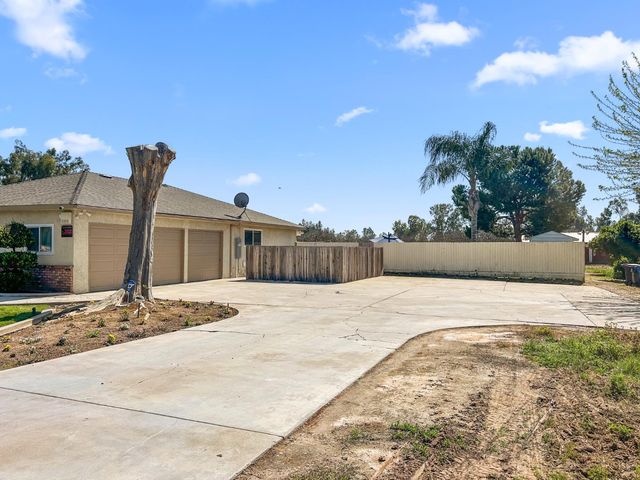 8099 E Nees Avenue, Clovis, CA 93619