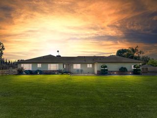 8099 E Nees Avenue, Clovis, CA 93619