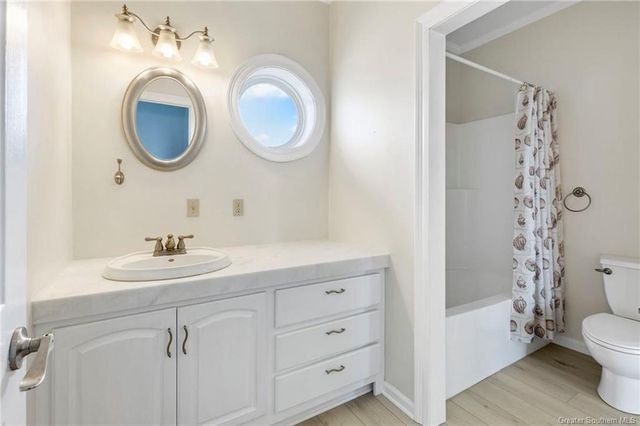 3785 Lake Breeze Road, Lake Charles, LA 70605