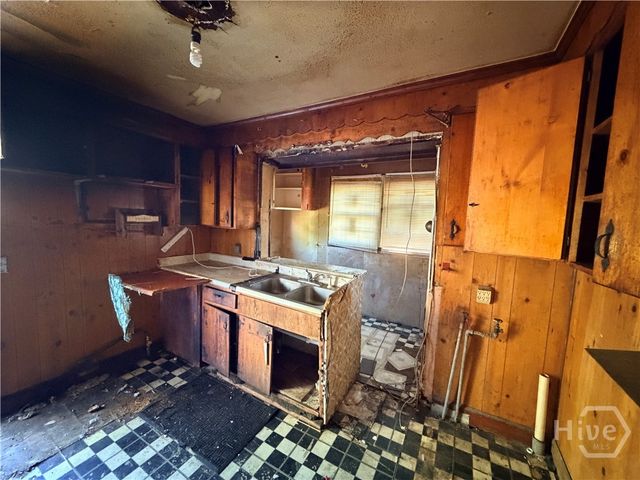 2156 New York Avenue, Savannah, GA 31404