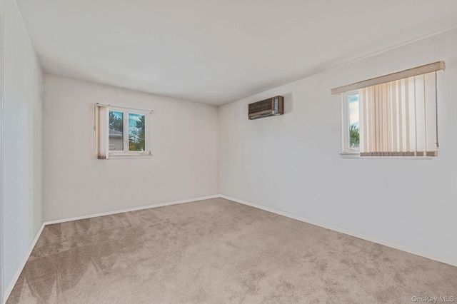 86 Silber Avenue, Bethpage, NY 11714