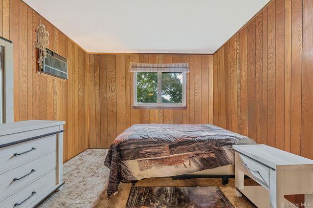 86 Silber Avenue, Bethpage, NY 11714