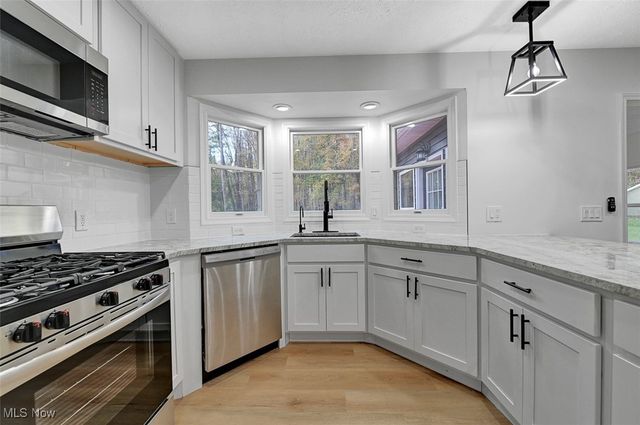 2309 Westport Drive, Akron, OH 44312