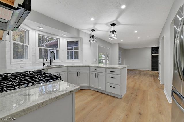 2309 Westport Drive, Akron, OH 44312