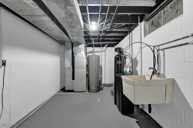 2309 Westport Drive, Akron, OH 44312