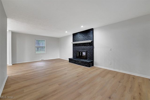 2309 Westport Drive, Akron, OH 44312