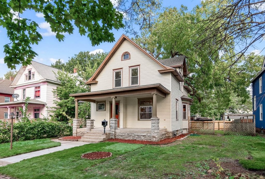 3229 17th Avenue S, Minneapolis, MN 55407