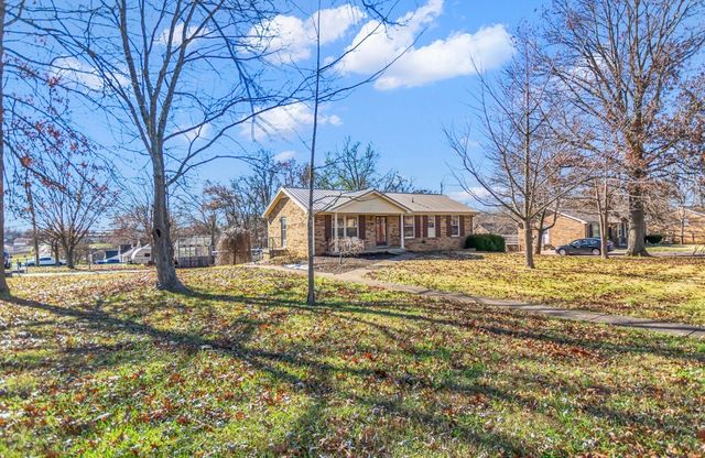 284 Stephanie Dr, Clarksville, TN 37042