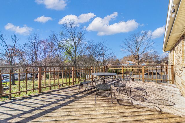 284 Stephanie Dr, Clarksville, TN 37042