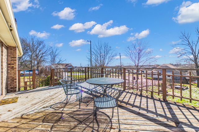 284 Stephanie Dr, Clarksville, TN 37042