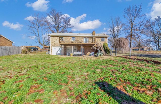 284 Stephanie Dr, Clarksville, TN 37042