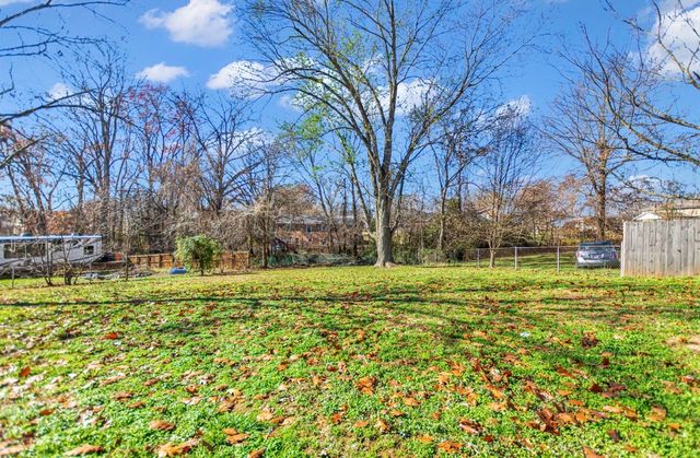 284 Stephanie Dr, Clarksville, TN 37042