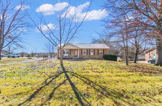 284 Stephanie Dr, Clarksville, TN 37042