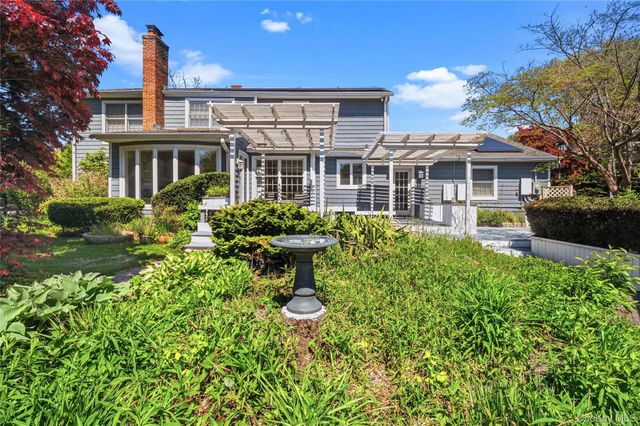 199 Split Rock Road, Syosset, NY 11791